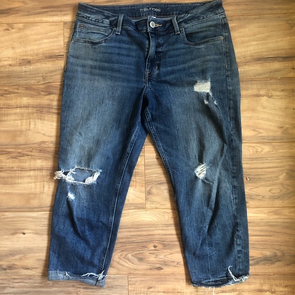 Distressed Boyfriend Jeans 👖 - Picture 2 of 2